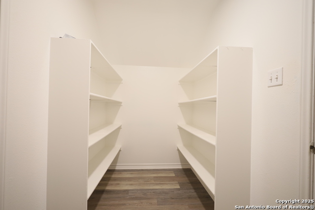 Image 15 of 38 For 9519 Braun Square