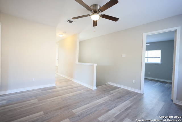 Image 18 of 38 For 9519 Braun Square