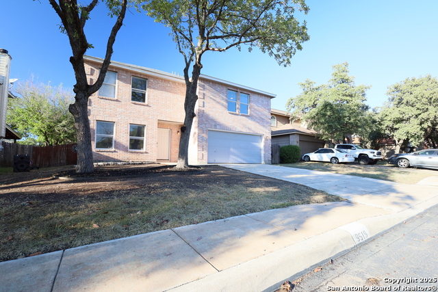 Image 2 of 38 For 9519 Braun Square