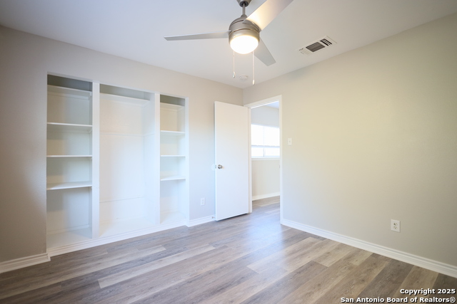 Image 20 of 38 For 9519 Braun Square