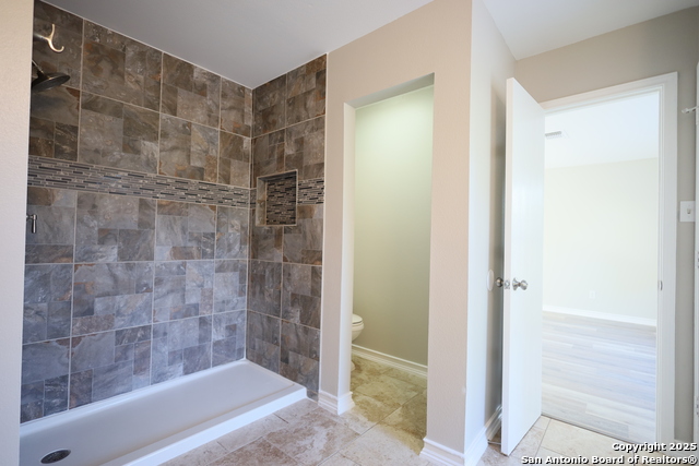 Image 30 of 38 For 9519 Braun Square