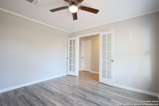 Image 6 of 38 For 9519 Braun Square