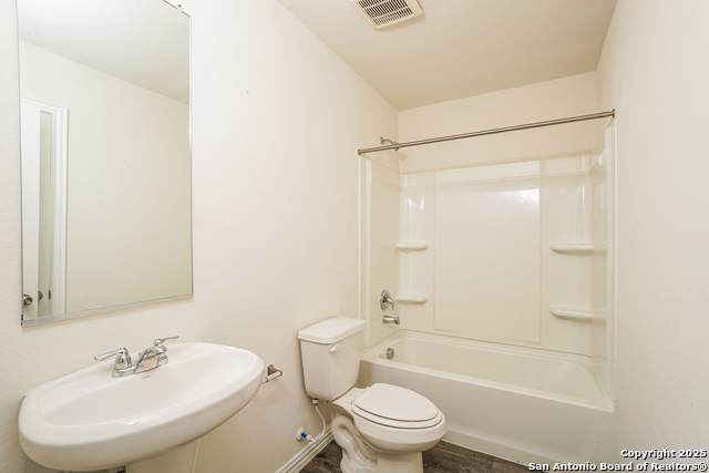 Image 17 of 21 For 728 Newton