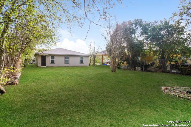 Image 18 of 21 For 728 Newton