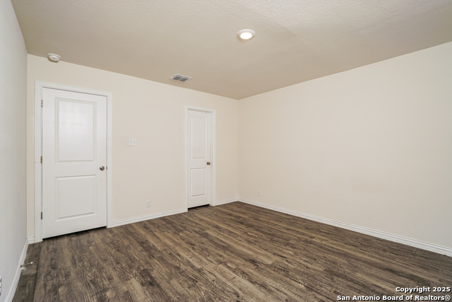 Image 9 of 21 For 728 Newton