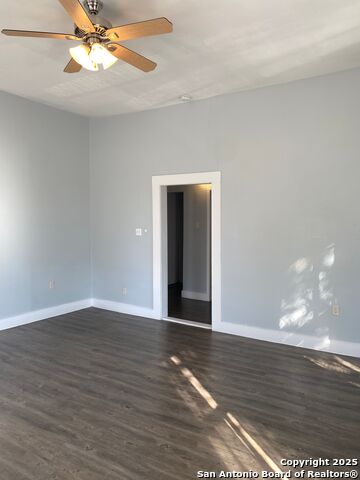 Image 2 of 5 For 1318 Willow  3