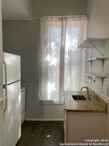 Image 4 of 5 For 1318 Willow  3