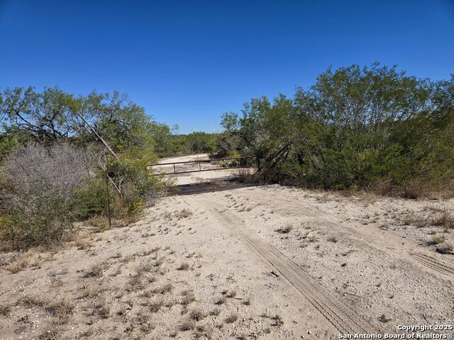 Image 19 of 21 For 00 Cr 123