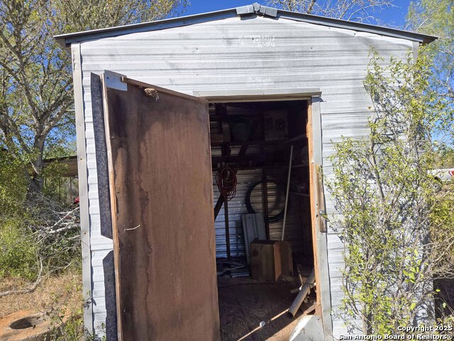 Image 9 of 21 For 00 Cr 123