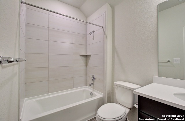 Listing photo id 15 for 820 Little Pebble