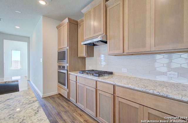 Listing photo id 1 for 820 Little Pebble