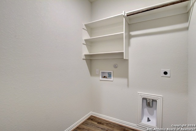 Listing photo id 6 for 820 Little Pebble