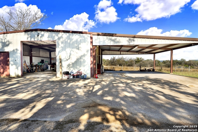 Image 22 of 51 For 16103 State Highway 16 N