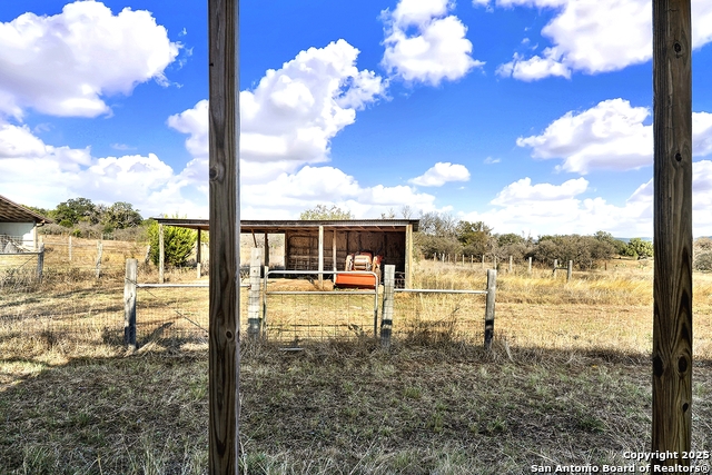 Image 28 of 51 For 16103 State Highway 16 N