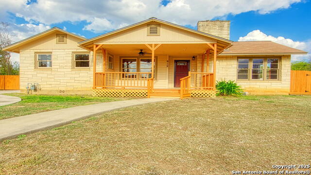 Details for 912 4th St , Floresville, TX 78114