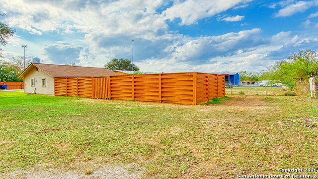 Image 10 of 41 For 912 4th St