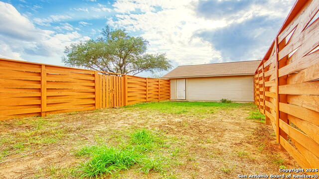 Image 12 of 41 For 912 4th St