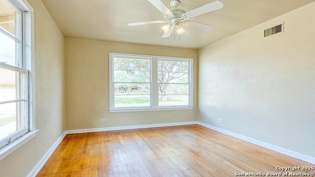 Image 18 of 41 For 912 4th St