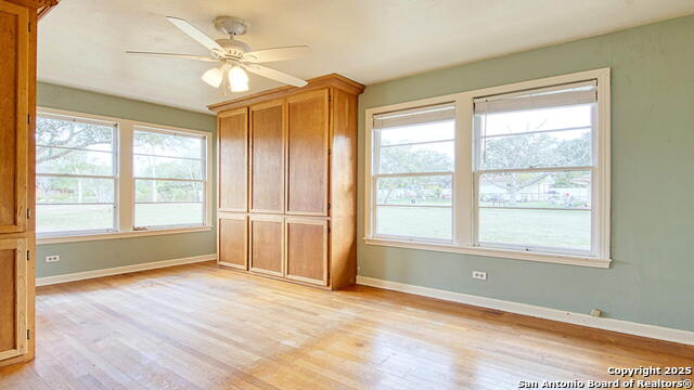 Image 22 of 41 For 912 4th St