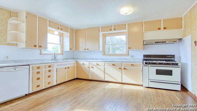 Image 25 of 41 For 912 4th St