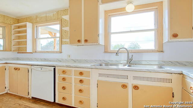 Image 27 of 41 For 912 4th St