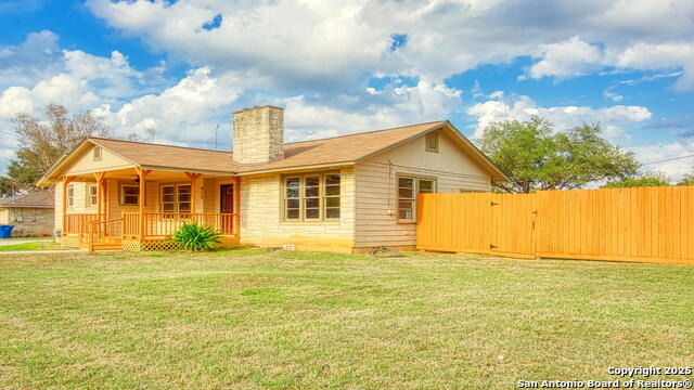 Image 3 of 41 For 912 4th St