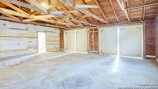 Image 33 of 41 For 912 4th St