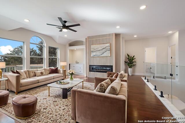 Image 6 of 41 For 726 Mello Oak