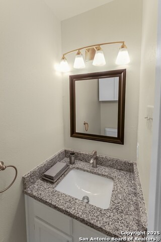 Image 12 of 30 For 12204 Apricot Dr