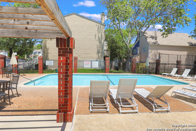 Image 29 of 30 For 12204 Apricot Dr