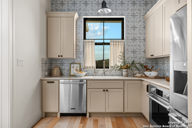 Image 10 of 42 For 4412 Comanche Trace Drive