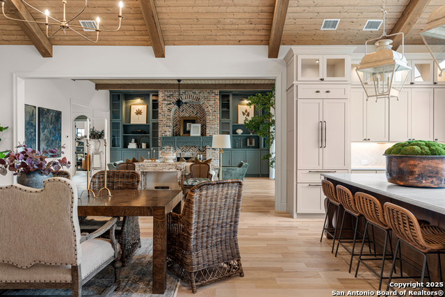 Image 15 of 42 For 4412 Comanche Trace Drive