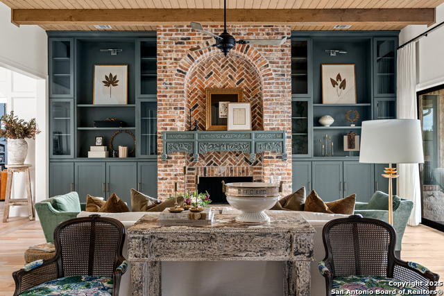 Image 17 of 42 For 4412 Comanche Trace Drive