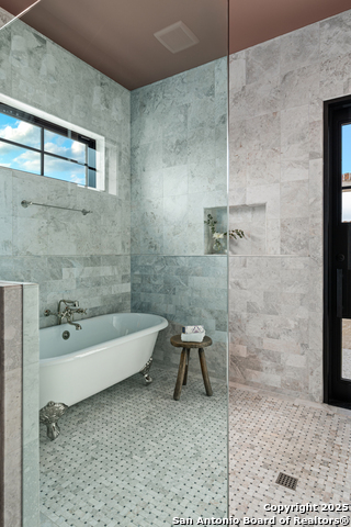 Image 28 of 42 For 4412 Comanche Trace Drive