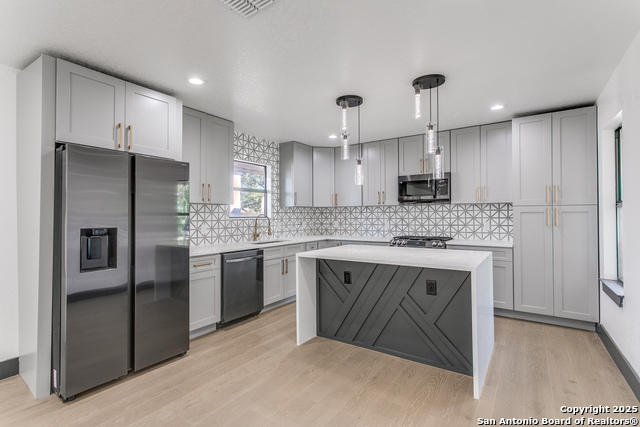 Image 10 of 36 For 427 Laramie