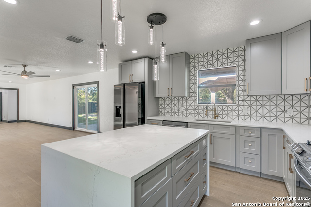 Image 15 of 36 For 427 Laramie