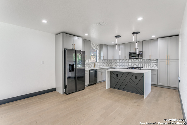 Image 16 of 36 For 427 Laramie