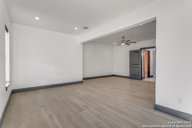 Image 23 of 36 For 427 Laramie