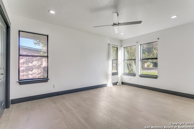 Image 29 of 36 For 427 Laramie