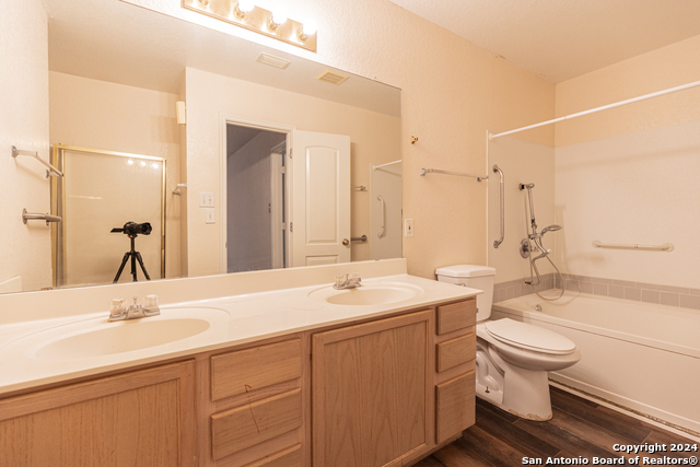 Image 12 of 31 For 7910 Lattimer Pond