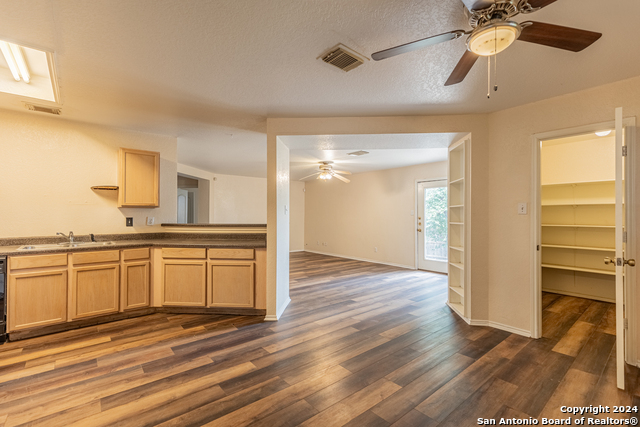 Image 15 of 31 For 7910 Lattimer Pond