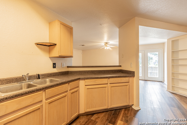 Image 18 of 31 For 7910 Lattimer Pond