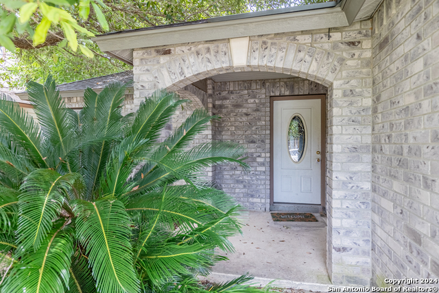 Image 2 of 31 For 7910 Lattimer Pond