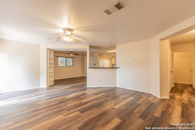 Image 20 of 31 For 7910 Lattimer Pond