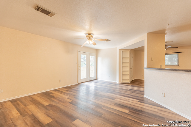 Image 21 of 31 For 7910 Lattimer Pond