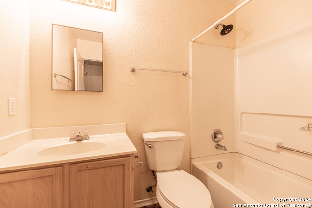 Image 24 of 31 For 7910 Lattimer Pond