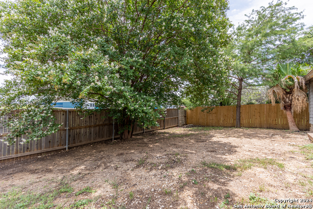 Image 29 of 31 For 7910 Lattimer Pond