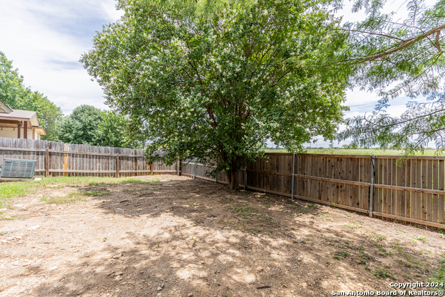 Image 30 of 31 For 7910 Lattimer Pond