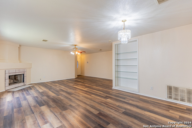 Image 5 of 31 For 7910 Lattimer Pond