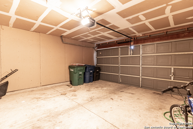 Image 6 of 31 For 7910 Lattimer Pond